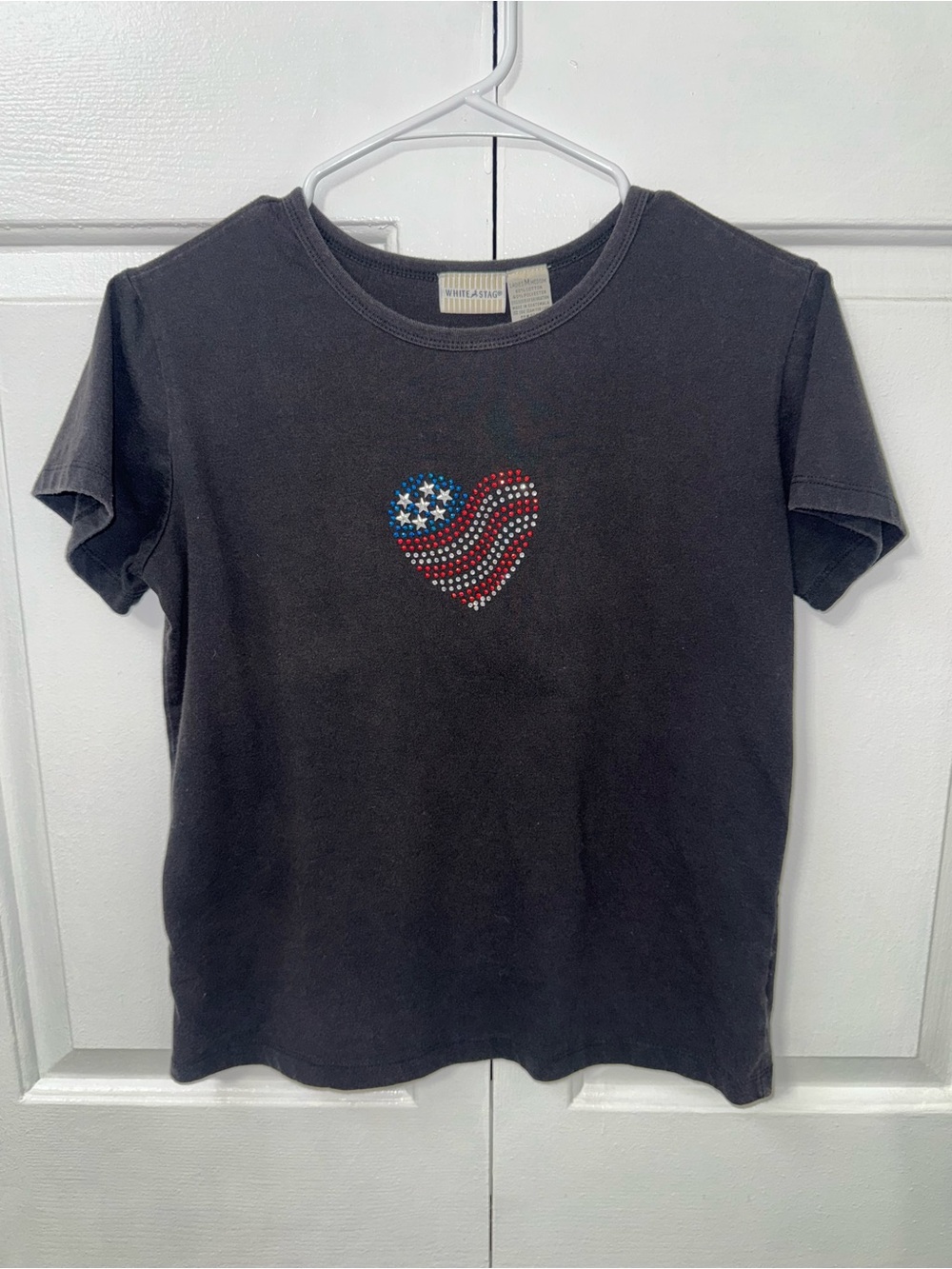 White Stag Women’s Medium Black Rhinestone American Flag Heart Patriotic T-Shirt
